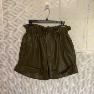 BLANKNYC Women’s Vegan Leather Green Shorts, NWT,‎ Size 31, Cuffed